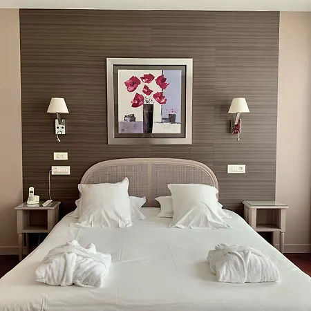 ホテル Grand De Courtoisville - Piscine & Spa, The Originals Relais
