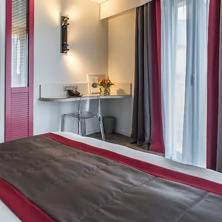 Grand De Courtoisville - Piscine & Spa, The Originals Relais ホテル