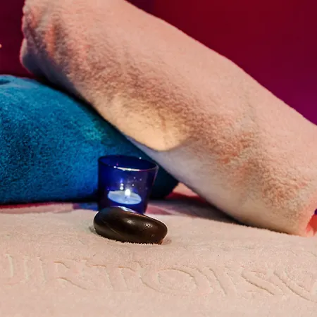 Grand De Courtoisville - Piscine & Spa, The Originals Relais ホテル 4*